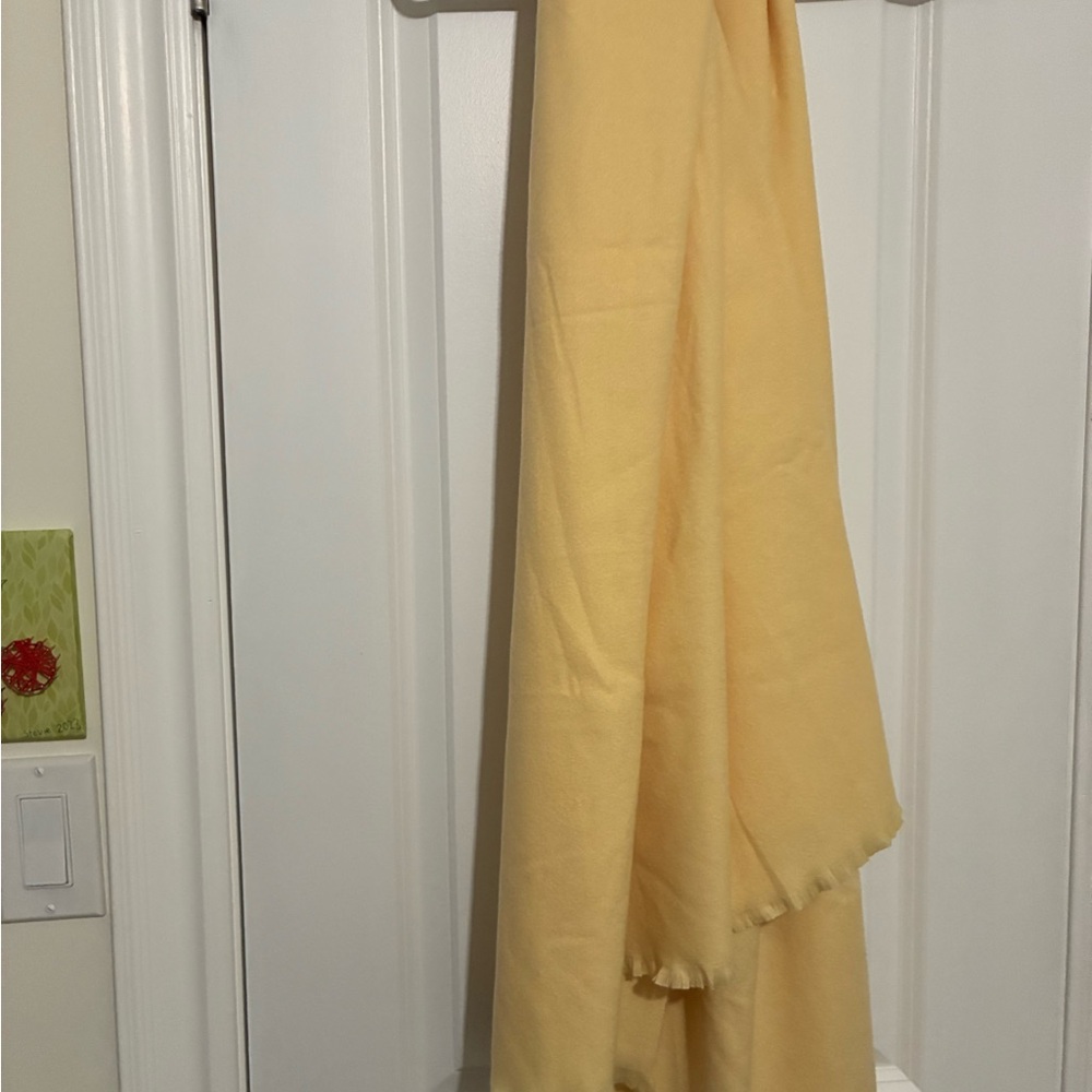 BUNDLE ITEM* NEW Large Yellow Pashmina